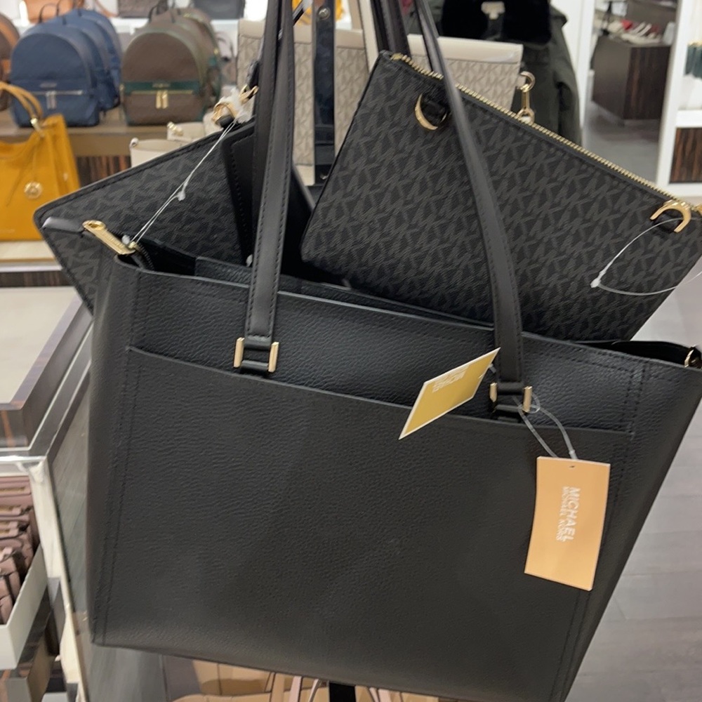 Michael Kors Maisie Large Pebbled Leather 3-in-1 Tote Bag - Picture 15 of 16